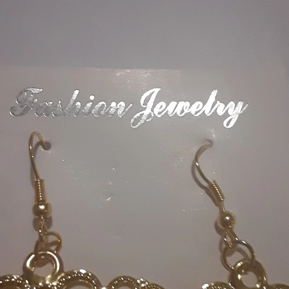 Nwt fashion jewelry color gold dangle earrings - Picture 4 of 4